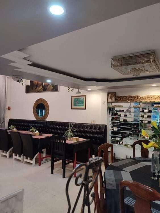 Le Barang Steakhouse & Guesthouse Sihanoukville Exterior foto
